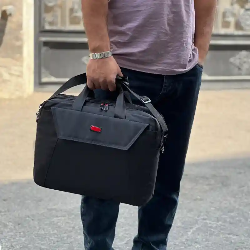 کیف دستی لپتاپ پیرکاردین مدل pocket-002